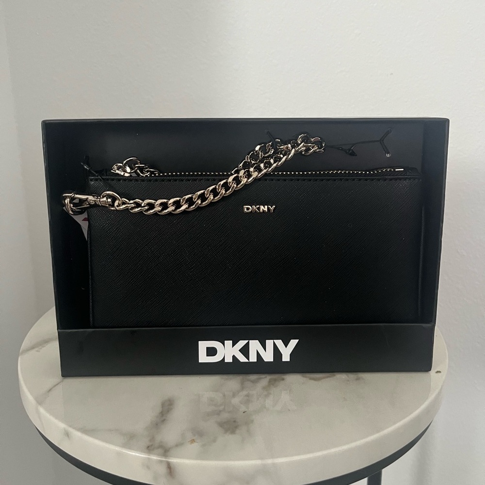 BRAND NEW DKNY HANDBAG